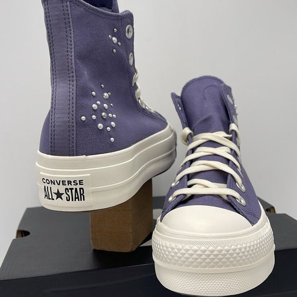 Converse WMNS А12513С CTAS LIFT HI
LAVENDER ASH/EGRET/BLACK Platforms Sneakers - Picture 10 of 16